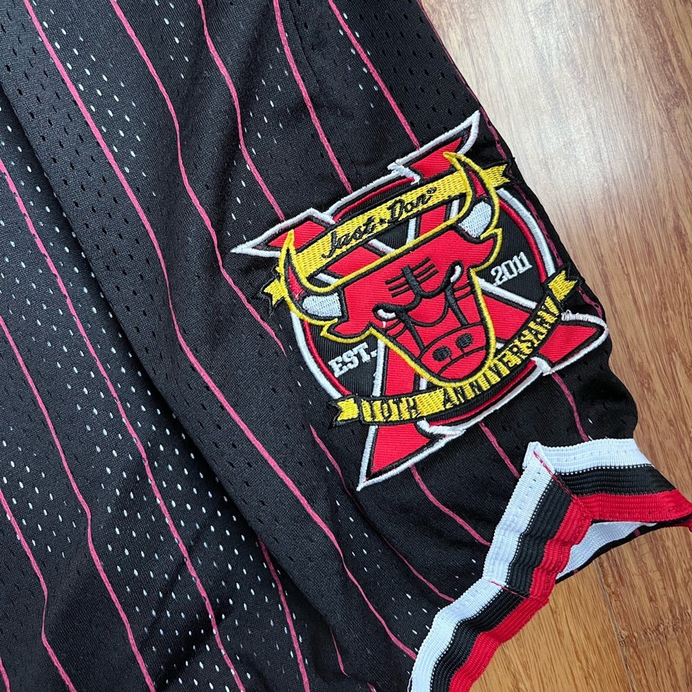 Just Don H. C. Chicago Bulls Basketball Shorts Size Large 1610 - Picture 3 of 5